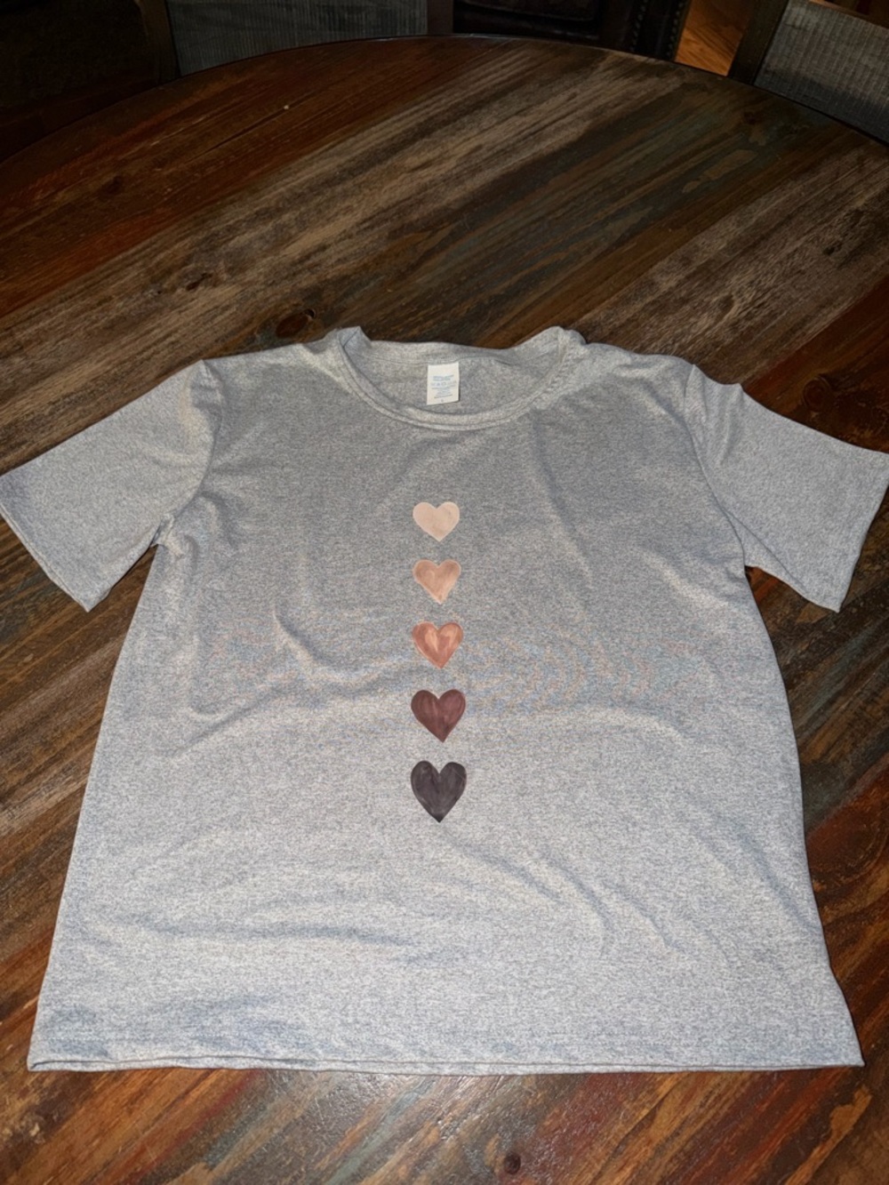 Women’s Gray Heart Graphic Tee - Neutral Hearts